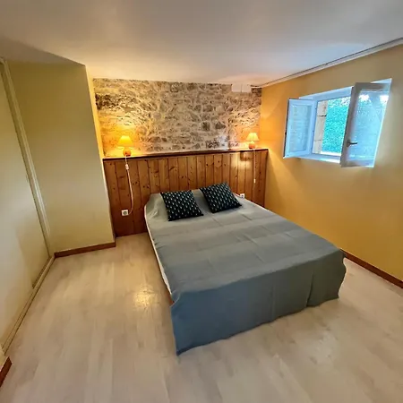 Nature Et Calme Avec Piscines Int-ext Et *